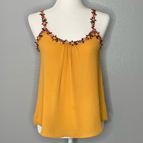 Embroidered flower strap tank top - Picture 1 of 6
